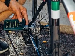 Absolute Black AbsoluteBLACK Lubrifiant Chaîne GRAPHENlube - 140ml Toutes Conditions 10 Absolute Black AbsoluteBLACK Lubrifiant Chaîne GRAPHENlube - 140ml Toutes Conditions -Composants Vtt Soldes 2023 absoluteblack lubrifiant chaine graphenlube 140ml toutes conditions 3