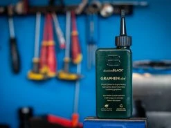 Absolute Black AbsoluteBLACK Lubrifiant Chaîne GRAPHENlube - 140ml Toutes Conditions 11 Absolute Black AbsoluteBLACK Lubrifiant Chaîne GRAPHENlube - 140ml Toutes Conditions -Composants Vtt Soldes 2023 absoluteblack lubrifiant chaine graphenlube 140ml toutes conditions 4