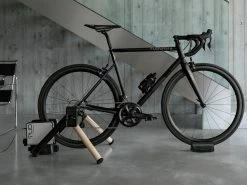 ELITE Home Trainer Tuo Connecté -Composants Vtt Soldes 2023 elite home trainer tuo connecte 2