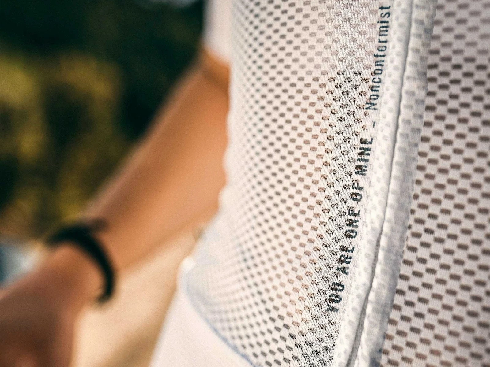 GOBIK Carrera 2.0 Moon Maillot Manches Courtes Warm 2022 7 GOBIK Carrera 2.0 Moon Maillot Manches Courtes Warm 2022 – Image 5