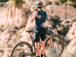 GOBIK Short SB Limited 5.0 K9 Noir Warm 2023 -Composants Vtt Soldes 2023 gobik short sb limited 50 k9 noir warm 2023 2