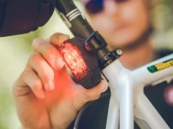 LEZYNE KTV Pro Drive Feu Arrière LED Rouge -Composants Vtt Soldes 2023 lezyne ktv pro drive feu arriere led rouge 3