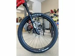 MONDRAKER Foxy R VTT All-Mountain Deep Purple / Flame Red 2022 -Composants Vtt Soldes 2023 mondraker foxy r vtt all mountain deep purple flame red 2022 6