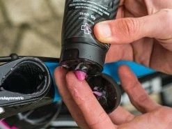 MUC-OFF Carbon Gripper Pâte De Montage Carbone - Tube 75gr -Composants Vtt Soldes 2023 muc off carbon gripper pate de montage carbone tube 75gr 7