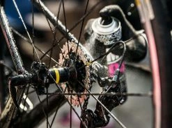 MUC-OFF MO-94 Dégrippant / Lubrifiant - Aérosol 750ml -Composants Vtt Soldes 2023 muc off mo 94 degrippant lubrifiant aerosol 750ml 3